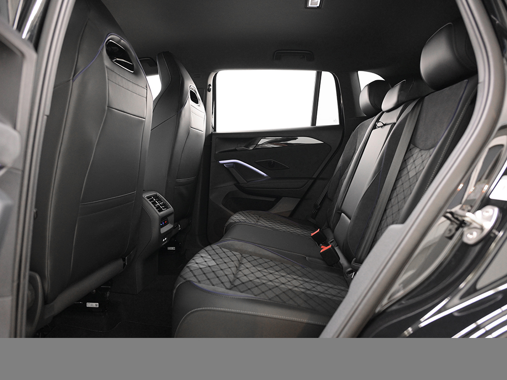 Volkswagen Tiguan 1.5 R-LINE DSG BLACKSTYLE AHK eKLAPPE