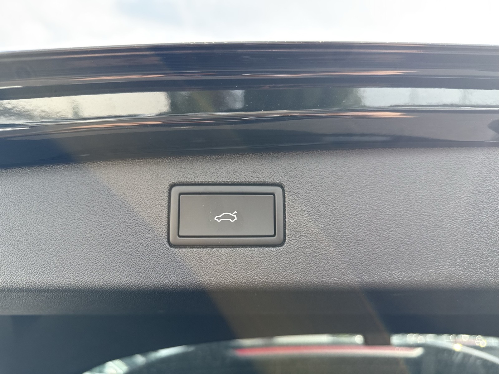 Volkswagen Tiguan 1.5 eTSI R-LINE DSG BLACKSTYLE AHK LM20 HD-MATRIX