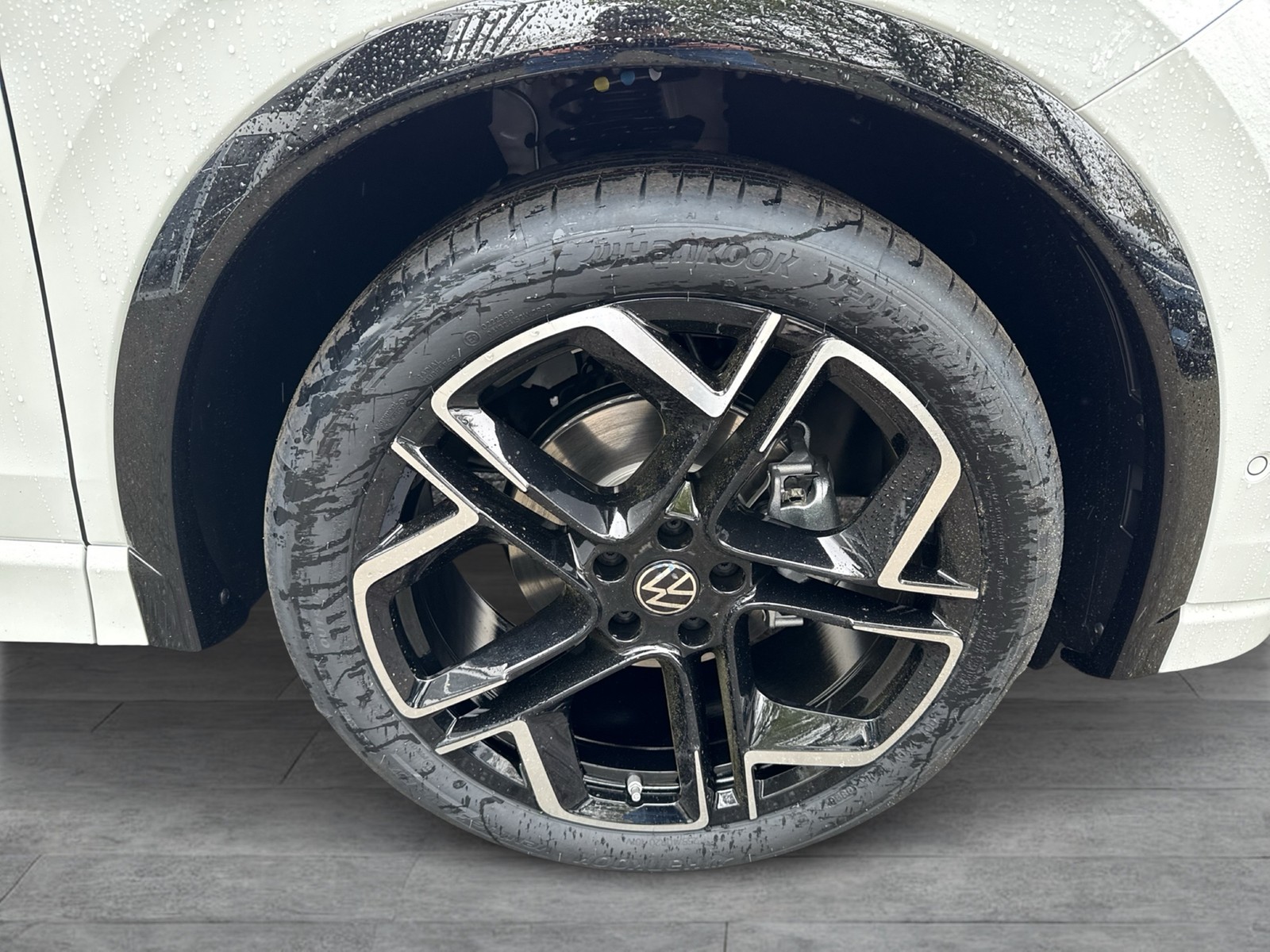 Volkswagen Tiguan 1.5 R-LINE DSG BLACKSTYLE AHK 20LM