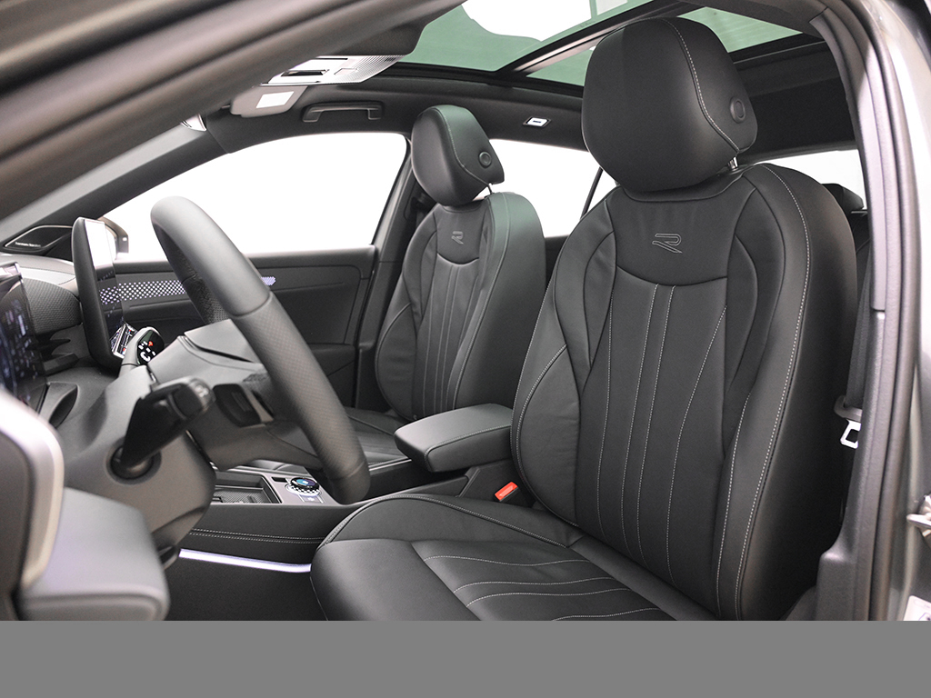 Volkswagen T-Roc 1.5 R-LINE DSG LEDER PANO STANDHZG AHK