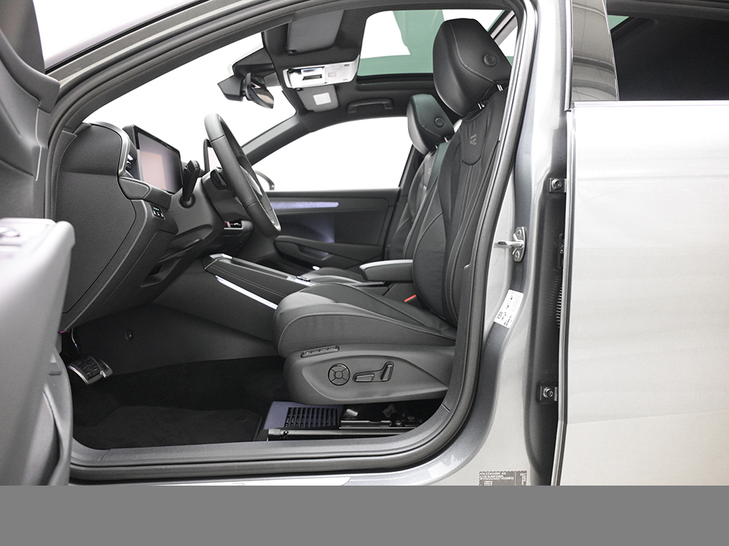 Volkswagen T-Roc 1.5 R-LINE DSG LEDER PANO STANDHZG AHK