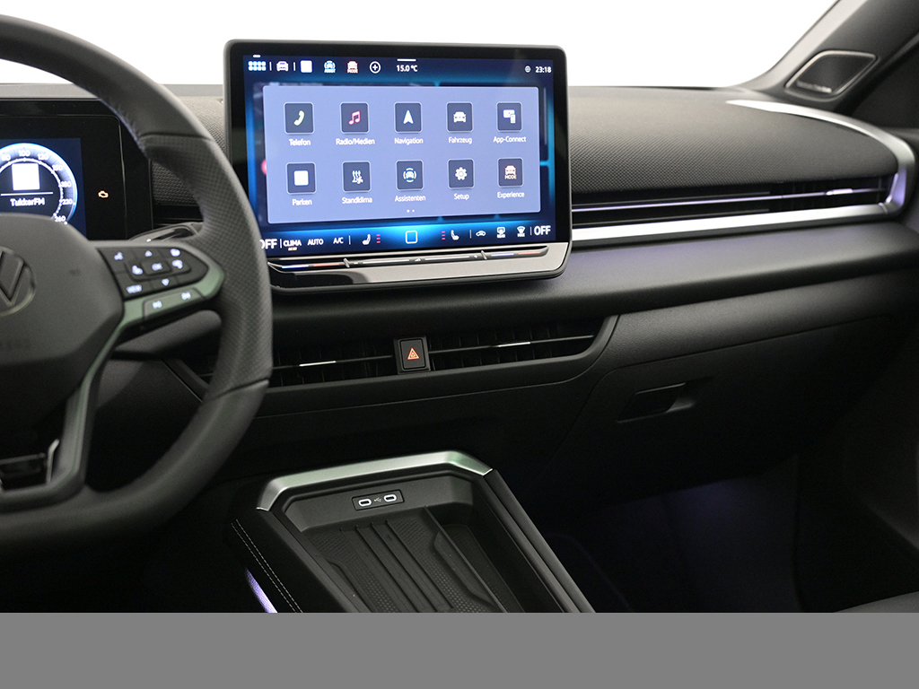 Volkswagen T-Roc 1.5 R-LINE DSG LEDER PANO STANDHZG AHK