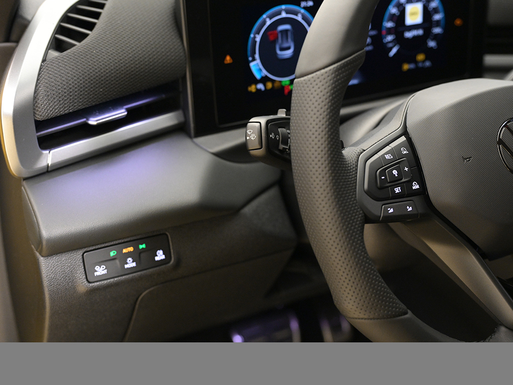 Volkswagen T-Roc 1.5 R-LINE DSG BLACKSTYLE AHK MATRIXLED