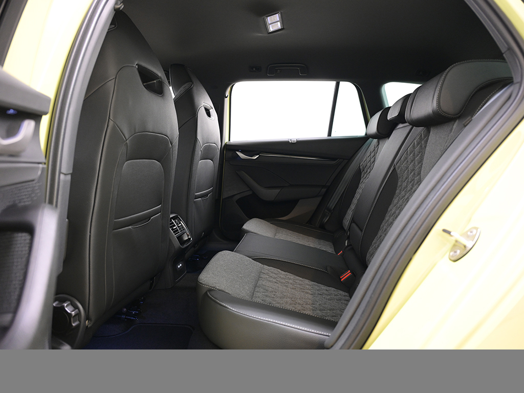 Skoda Octavia Combi 1.5 SPORTLINE AHK CANTON STANDHZG