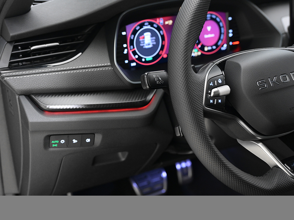 Skoda Octavia Combi 1.5 SPORTLINE AHK CANTON STANDHZG