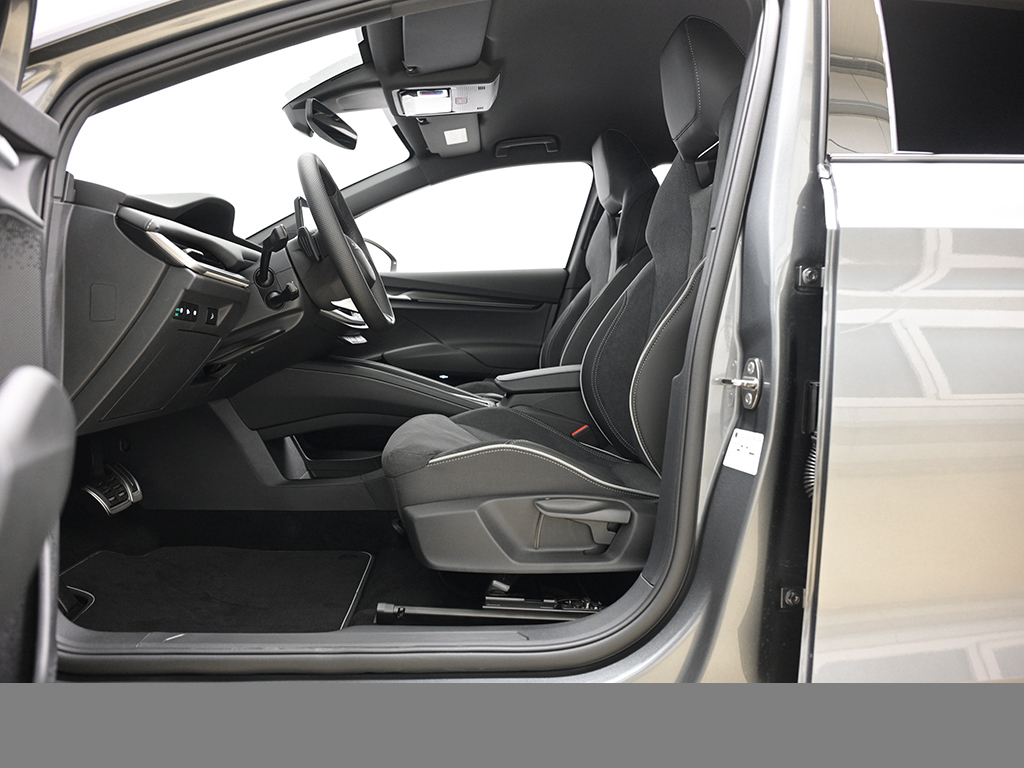 Skoda Elroq 60 SPORTLINE AHK WÄRMEPUMPE MATRIXLED