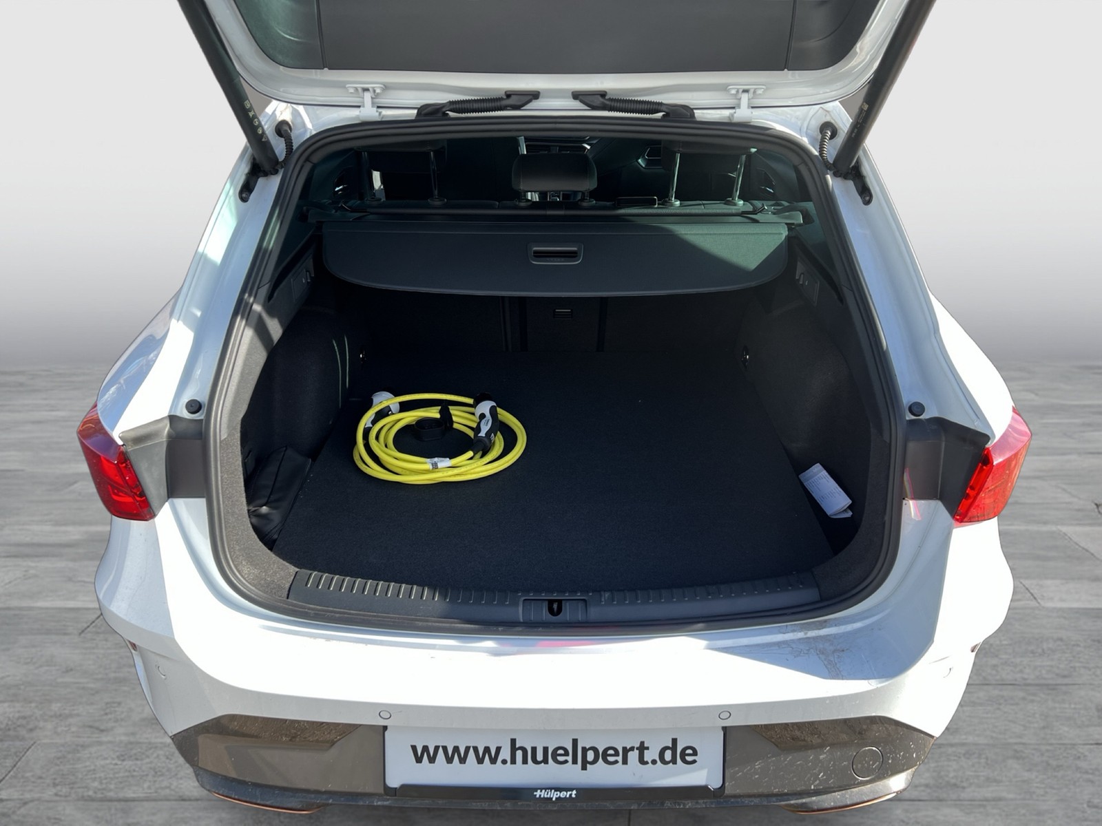 Cupra Leon ST 1.5 HYBRID FACELIFT CAM ACC LM18 MATRIX