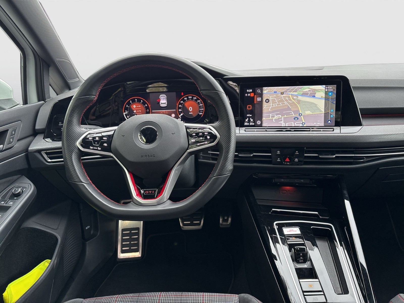 Volkswagen Golf VIII 2.0 GTI NAVI LED PDC SITZHEIZUNG