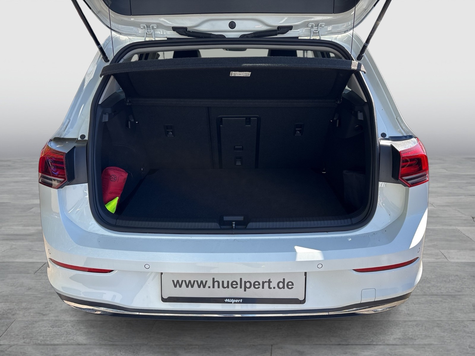 Volkswagen Golf VIII eTSI STYLE KAMERA MASSAGESITZE LED 17"