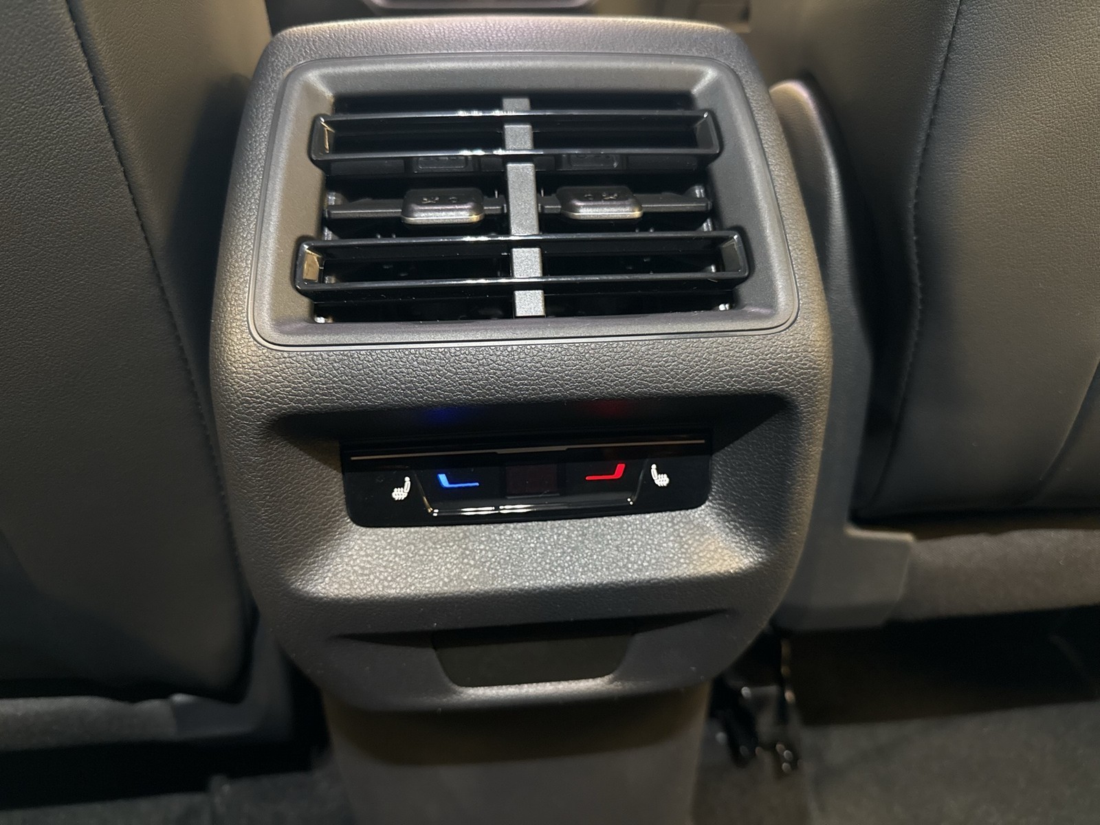 Volkswagen Tiguan 1.5 HYBRID LIFE CAM ACC LM18 CARPLAY