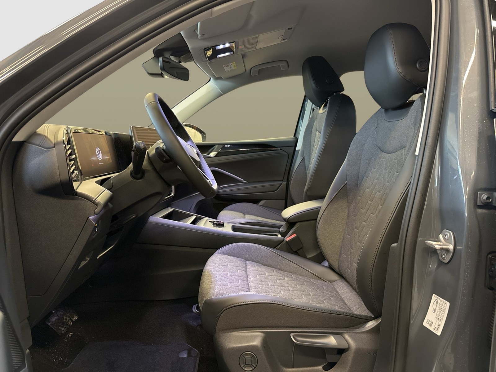 Volkswagen Tiguan 1.5 HYBRID LIFE CAM ACC LM18 CARPLAY