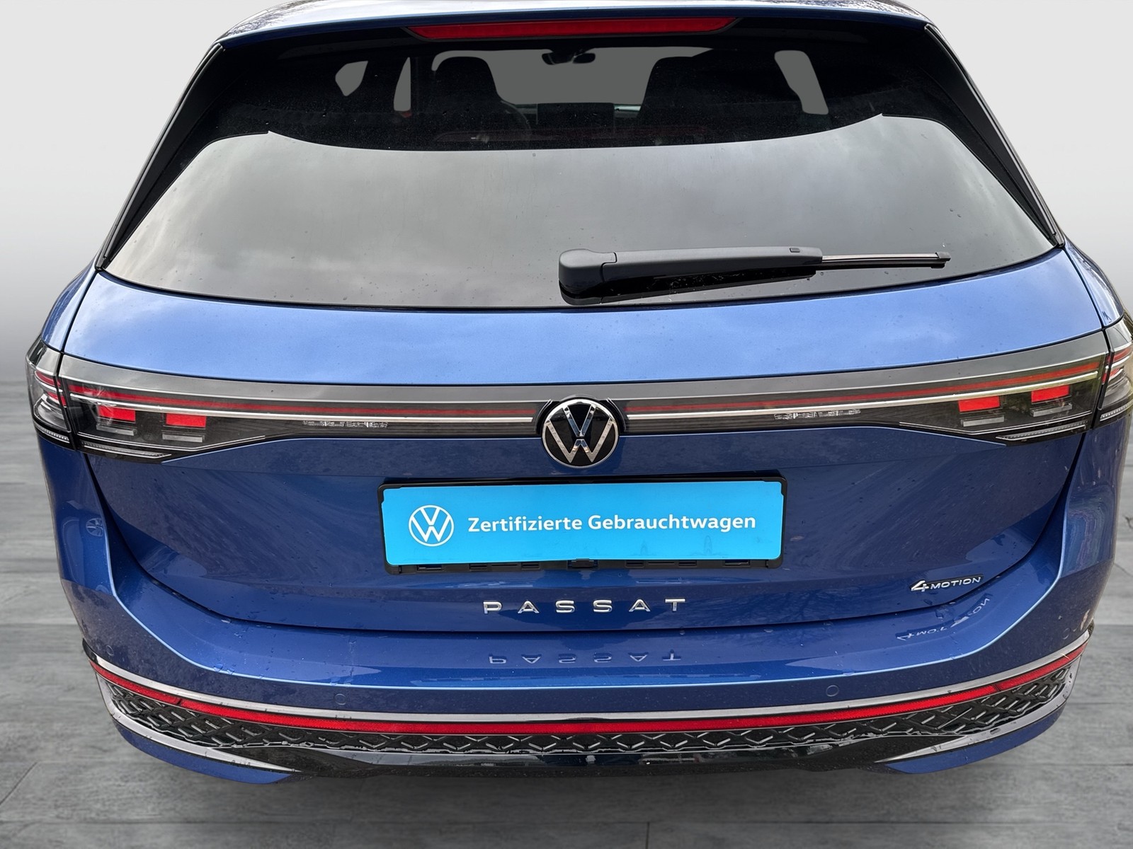 Volkswagen Passat Variant 2.0 R-LINE 4X4 NEUESMODELL AHK 18Z