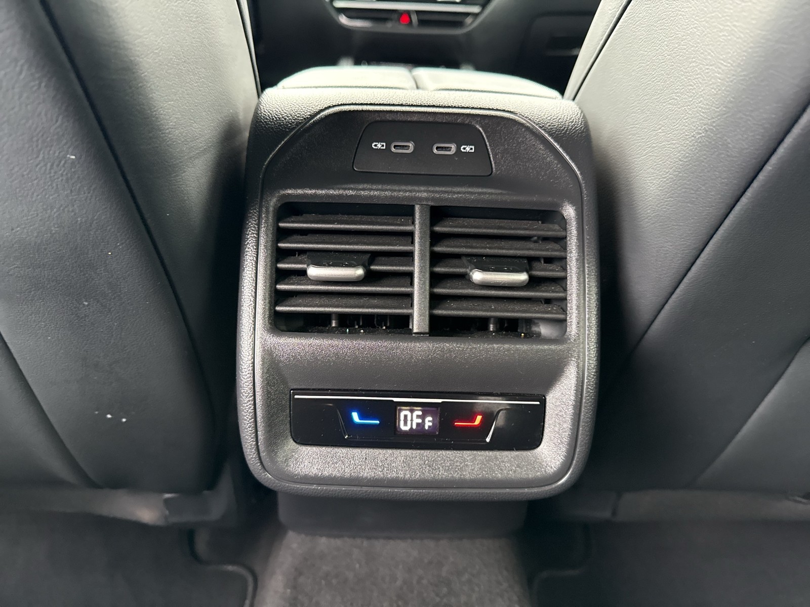 Volkswagen Passat Variant 2.0 R-LINE 4X4 NEUESMODELL AHK 18Z