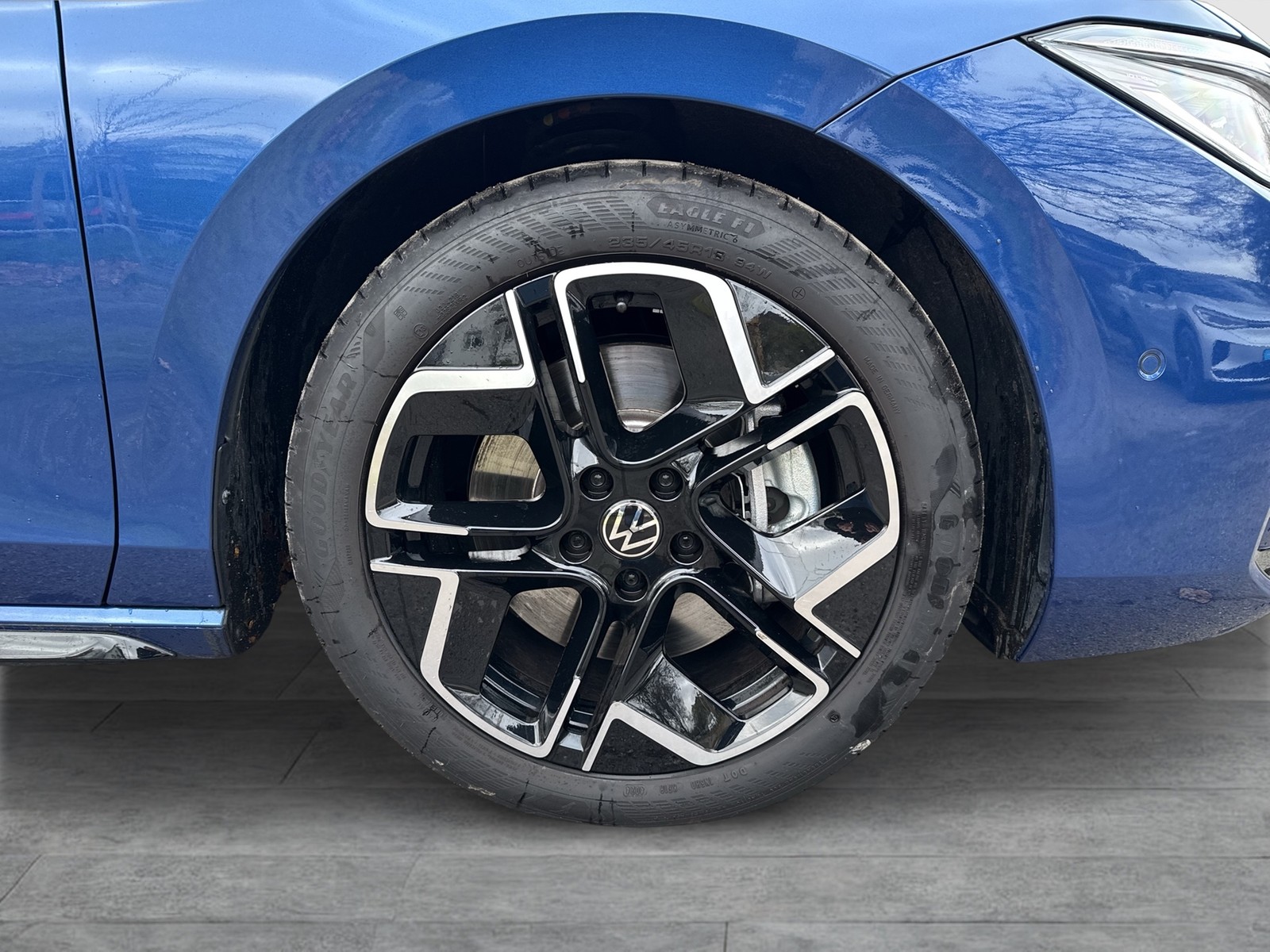 Volkswagen Passat Variant 2.0 R-LINE 4X4 NEUESMODELL AHK 18Z