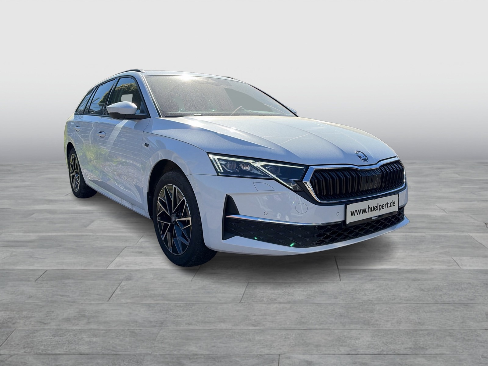 Skoda OCTAVIA 2,0 TDI COMBI TOUR NAVI AHK CAM ACC