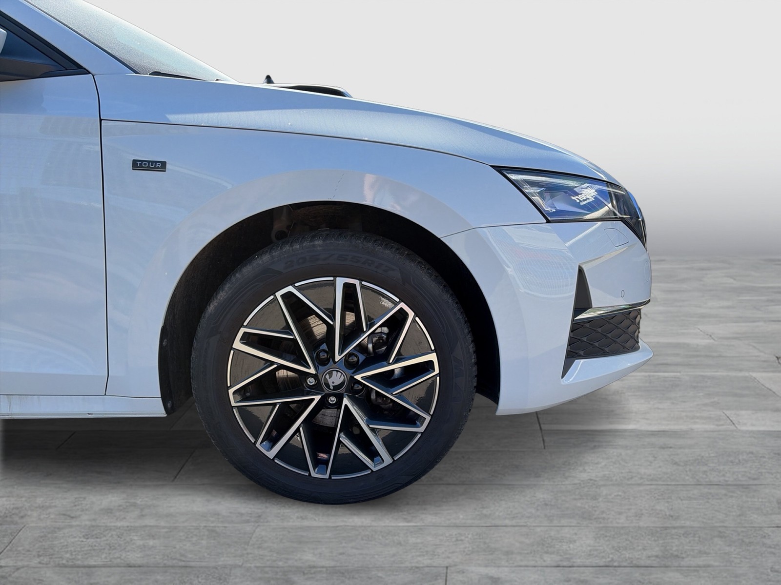 Skoda OCTAVIA 2,0 TDI COMBI TOUR NAVI AHK CAM ACC