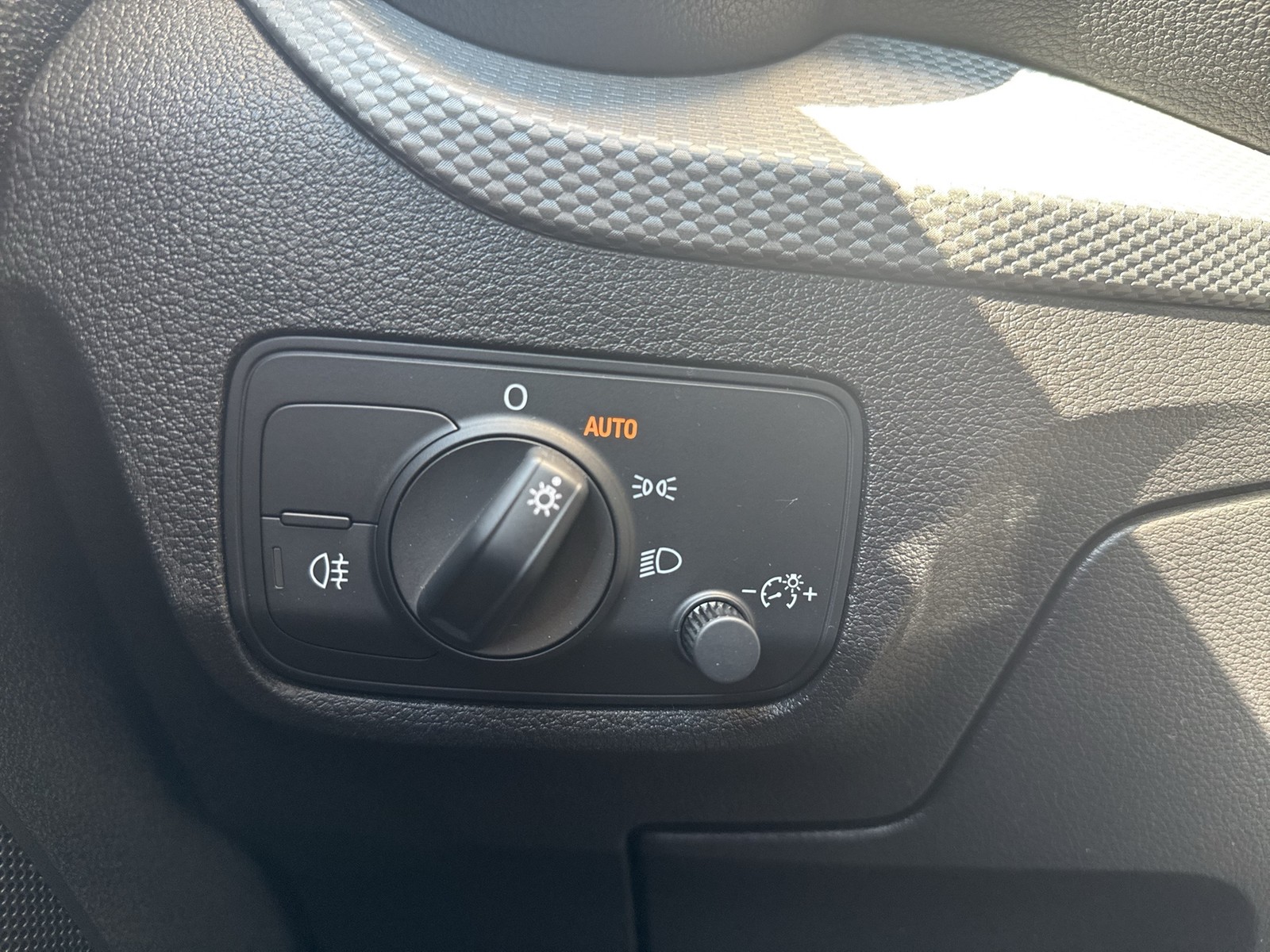 Audi Q2 30 advanced SITZHEIZUNG eKLAPPE CARPLAY