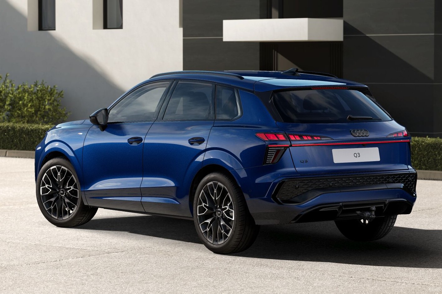 Audi Q3 SUV TFSI S tronic S Line AHK+Funktionspaket+Sonnenschutzverglasung