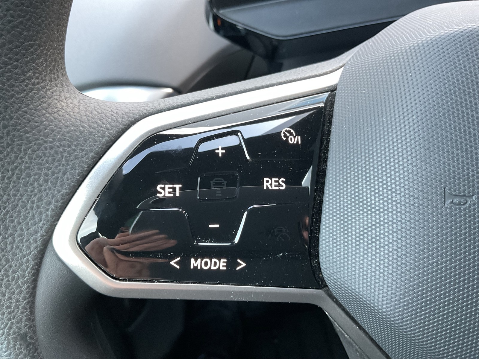 Volkswagen ID.4 PURE LM19 NAVI CARPLAY EINPARKHILFE LED DAB+