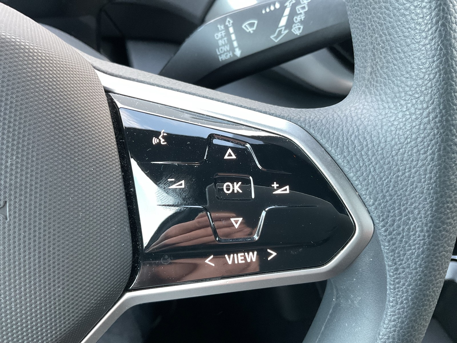 Volkswagen ID.4 PURE LM19 NAVI CARPLAY EINPARKHILFE LED DAB+