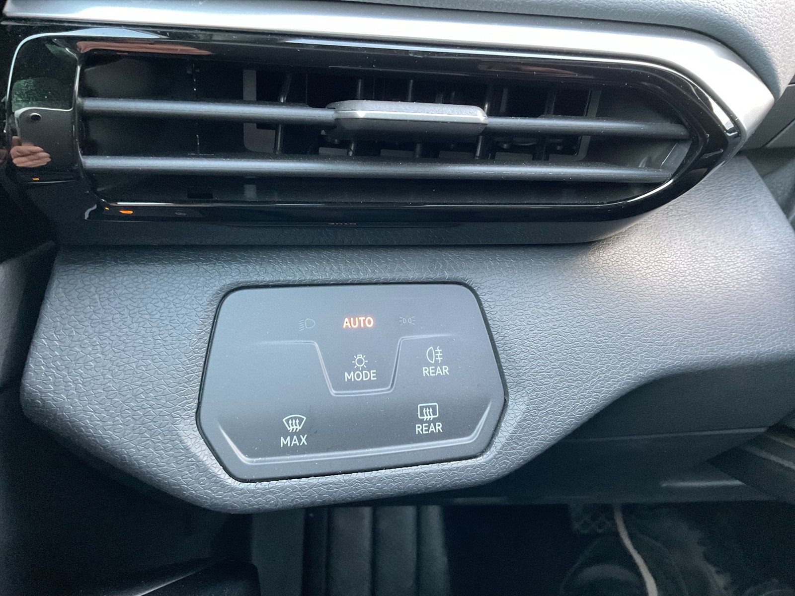 Volkswagen ID.4 PURE LM19 NAVI CARPLAY EINPARKHILFE LED DAB+