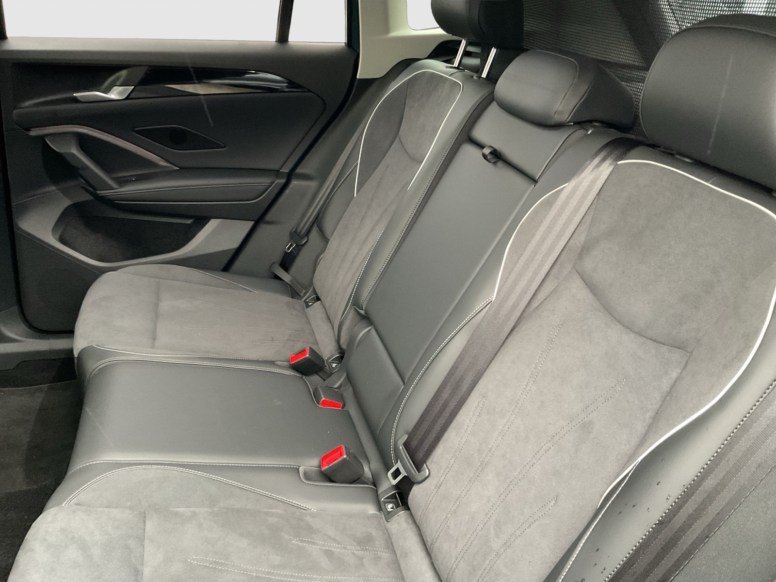 Volkswagen Tiguan 2.0 ELEGANCE 4X4 NEUES MODELL STANDHZ AHK