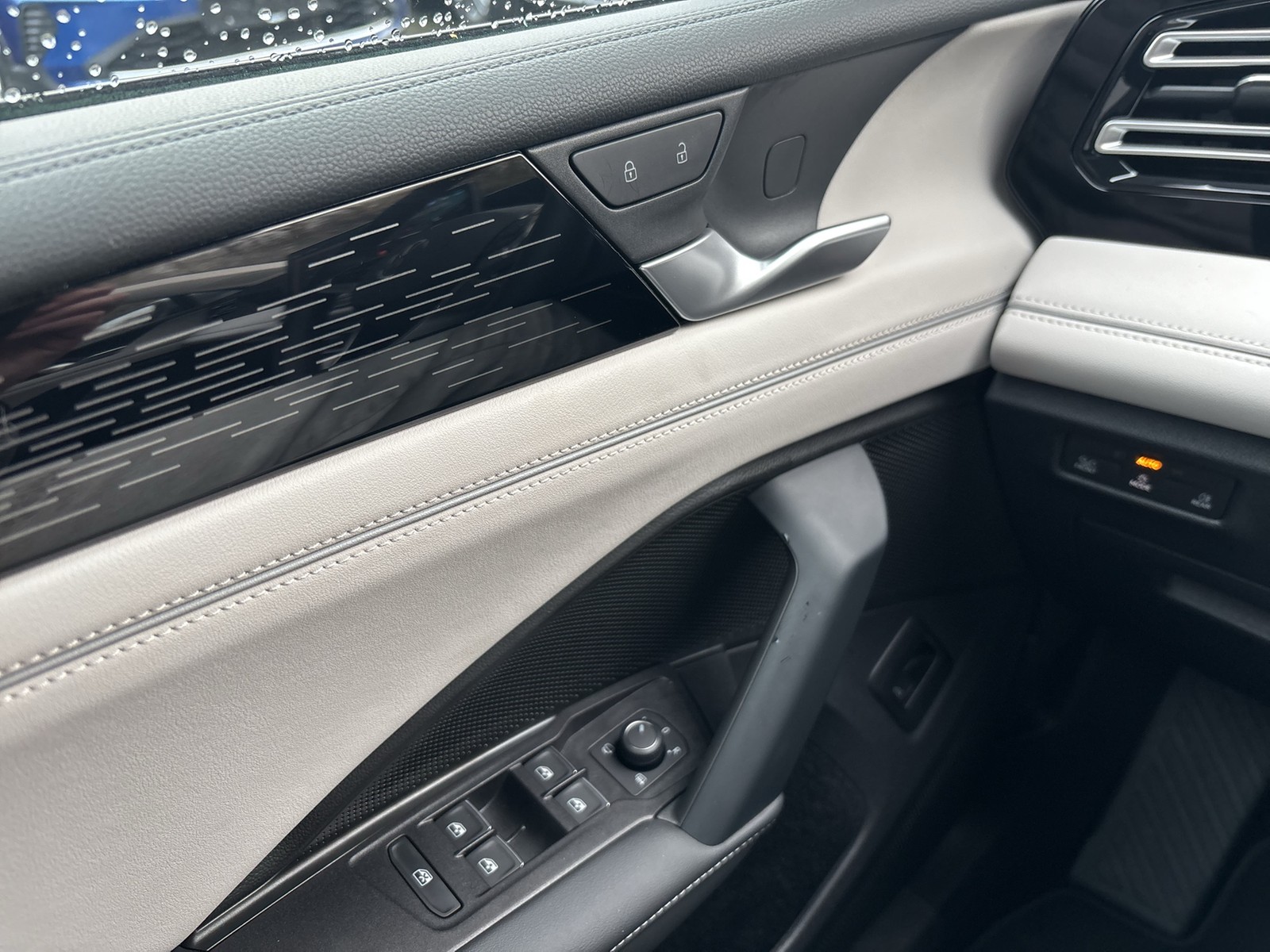 Volkswagen Tiguan 2.0 ELEGANCE 4X4 NEUESMODELL AHK CAM LM18