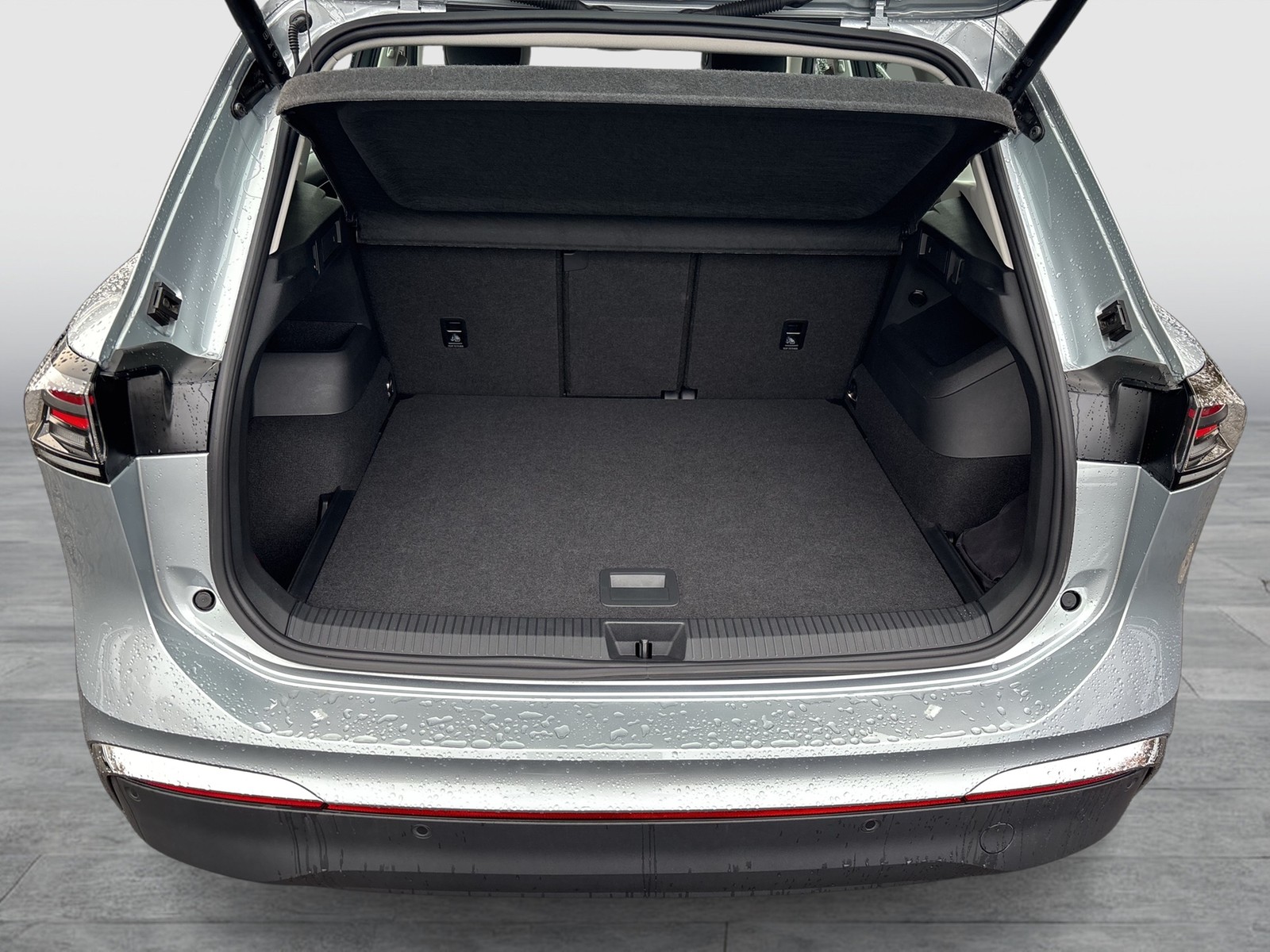 Volkswagen Tiguan 2.0 ELEGANCE 4X4 NEUESMODELL AHK CAM LM18