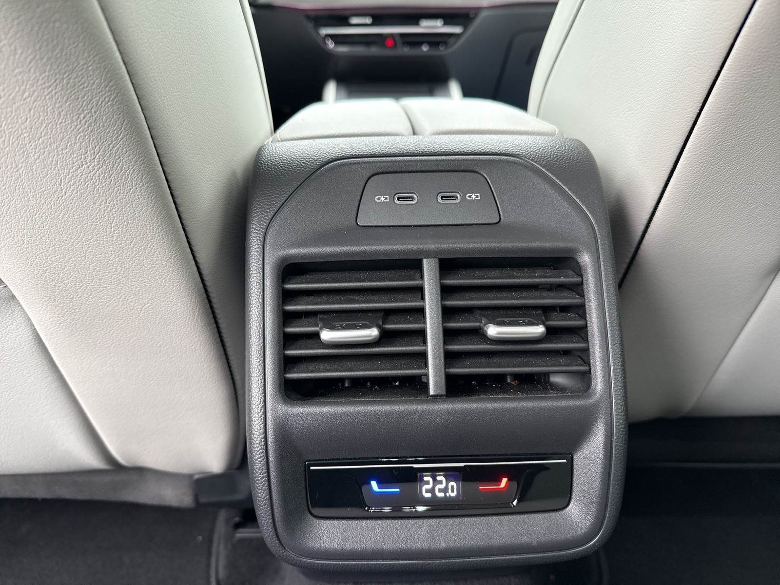 Volkswagen Passat Variant 1.5 eTSI BUSINESS NEUESMODELL CAM