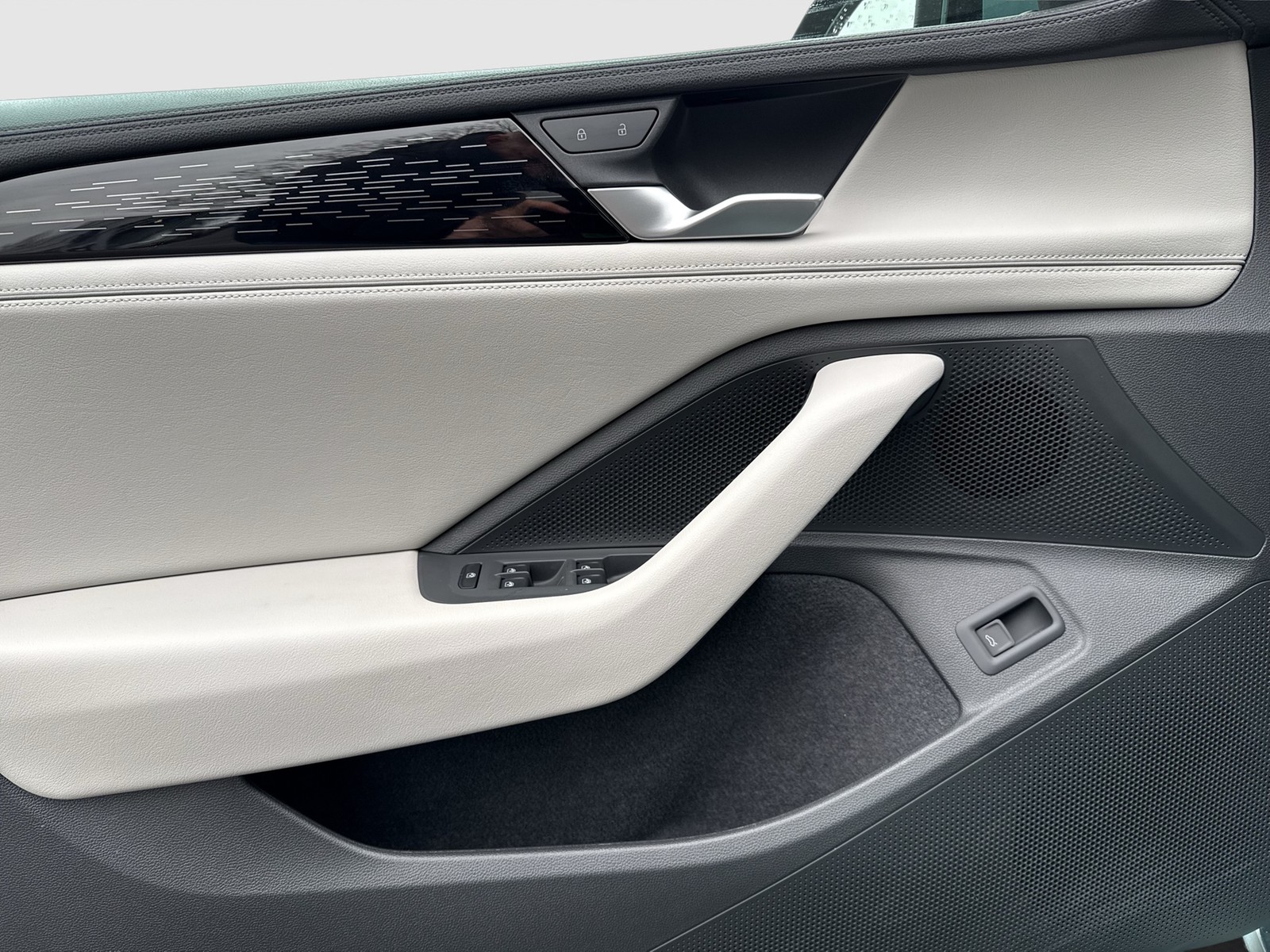 Volkswagen Passat Variant 1.5 eTSI BUSINESS NEUESMODELL CAM