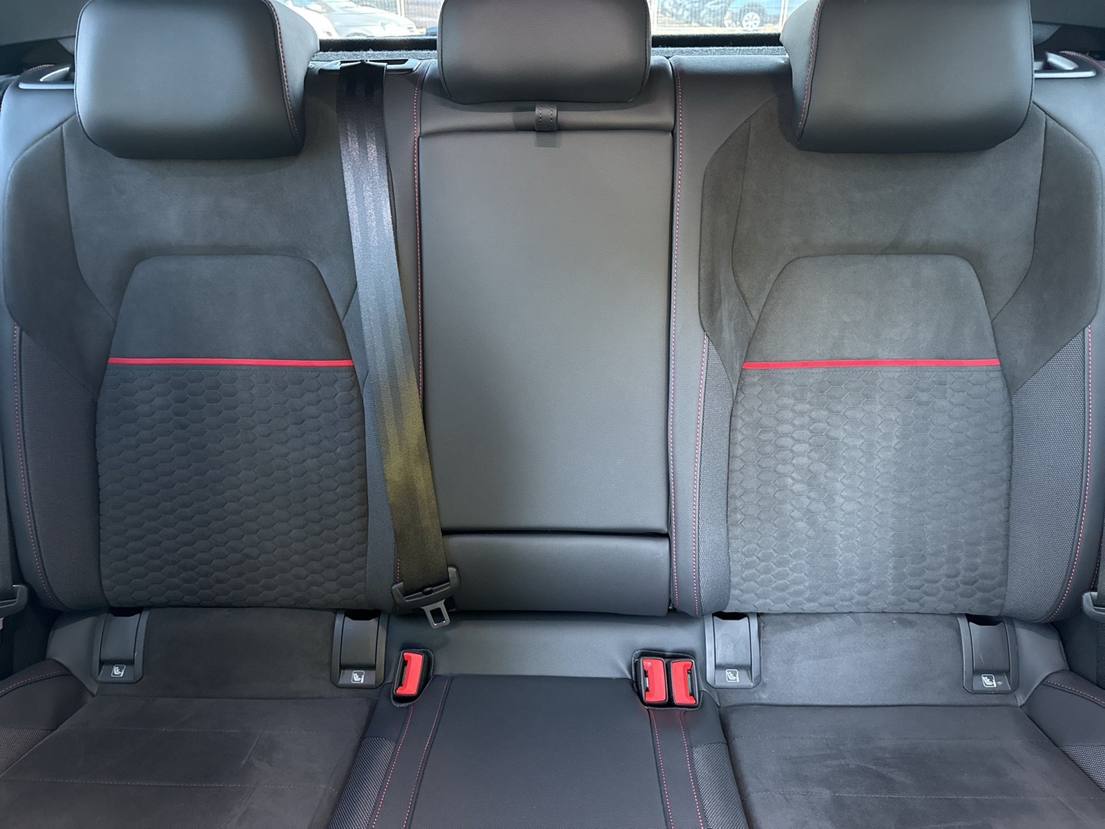Volkswagen Golf VIII 2.0 GTI CLUBSPORT CAM LM19 CARPLAY