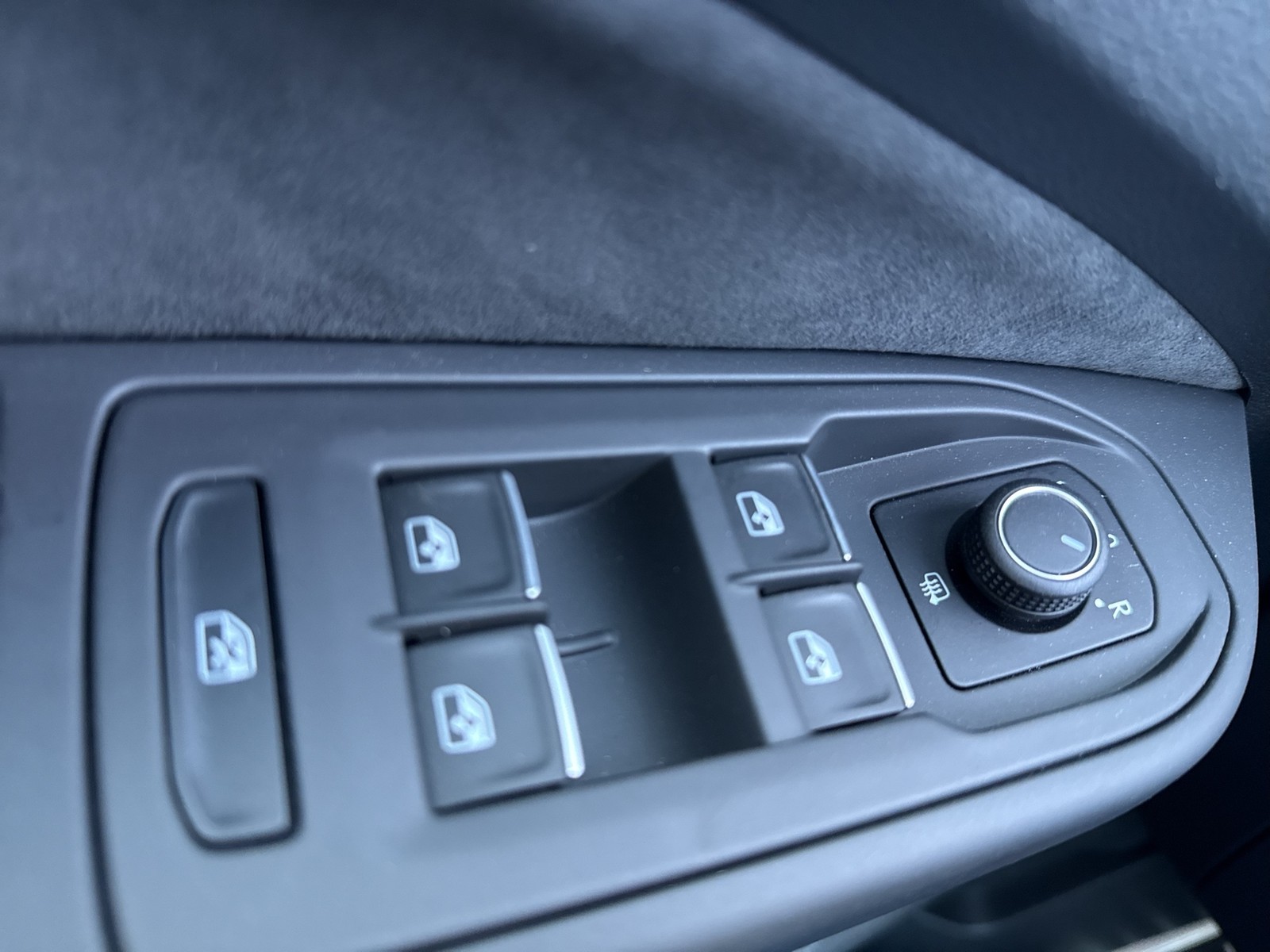 Volkswagen Golf VIII 2.0 GTI CLUBSPORT CAM LM19 CARPLAY