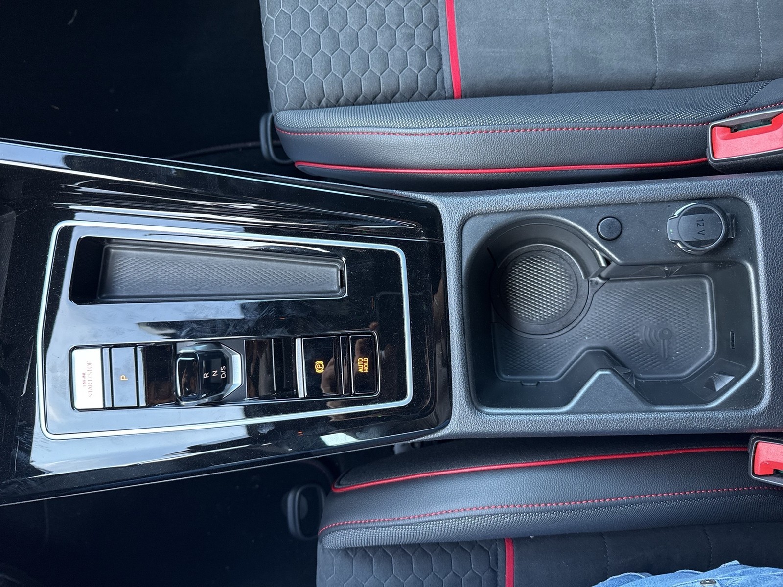 Volkswagen Golf VIII 2.0 GTI CLUBSPORT CAM LM19 CARPLAY
