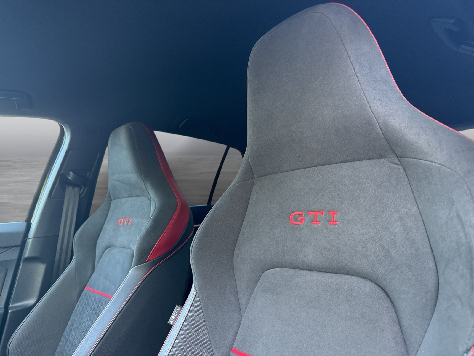 Volkswagen Golf VIII 2.0 GTI CLUBSPORT CAM LM19 CARPLAY