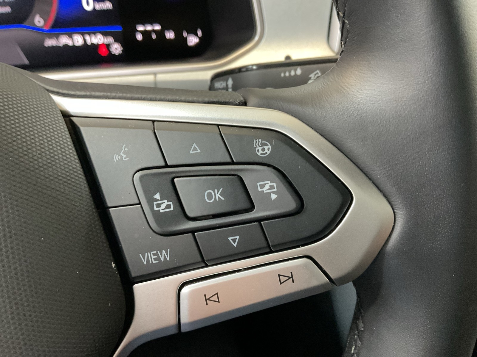 Volkswagen T-Roc 2.0 GOAL AHK CAM ACC LM18 NAVI CARPLAY