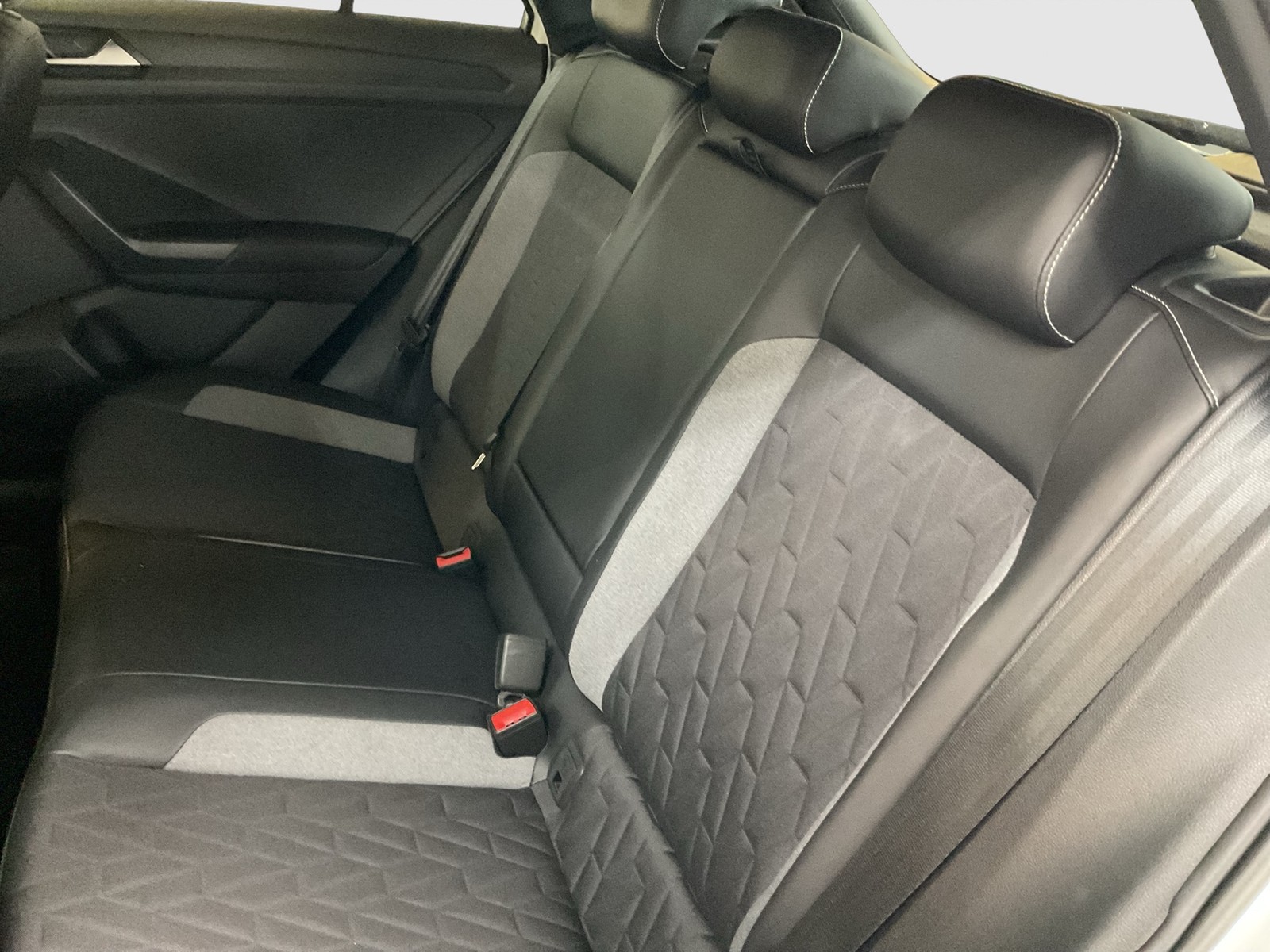 Volkswagen T-Roc 2.0 GOAL AHK CAM ACC LM18 NAVI CARPLAY