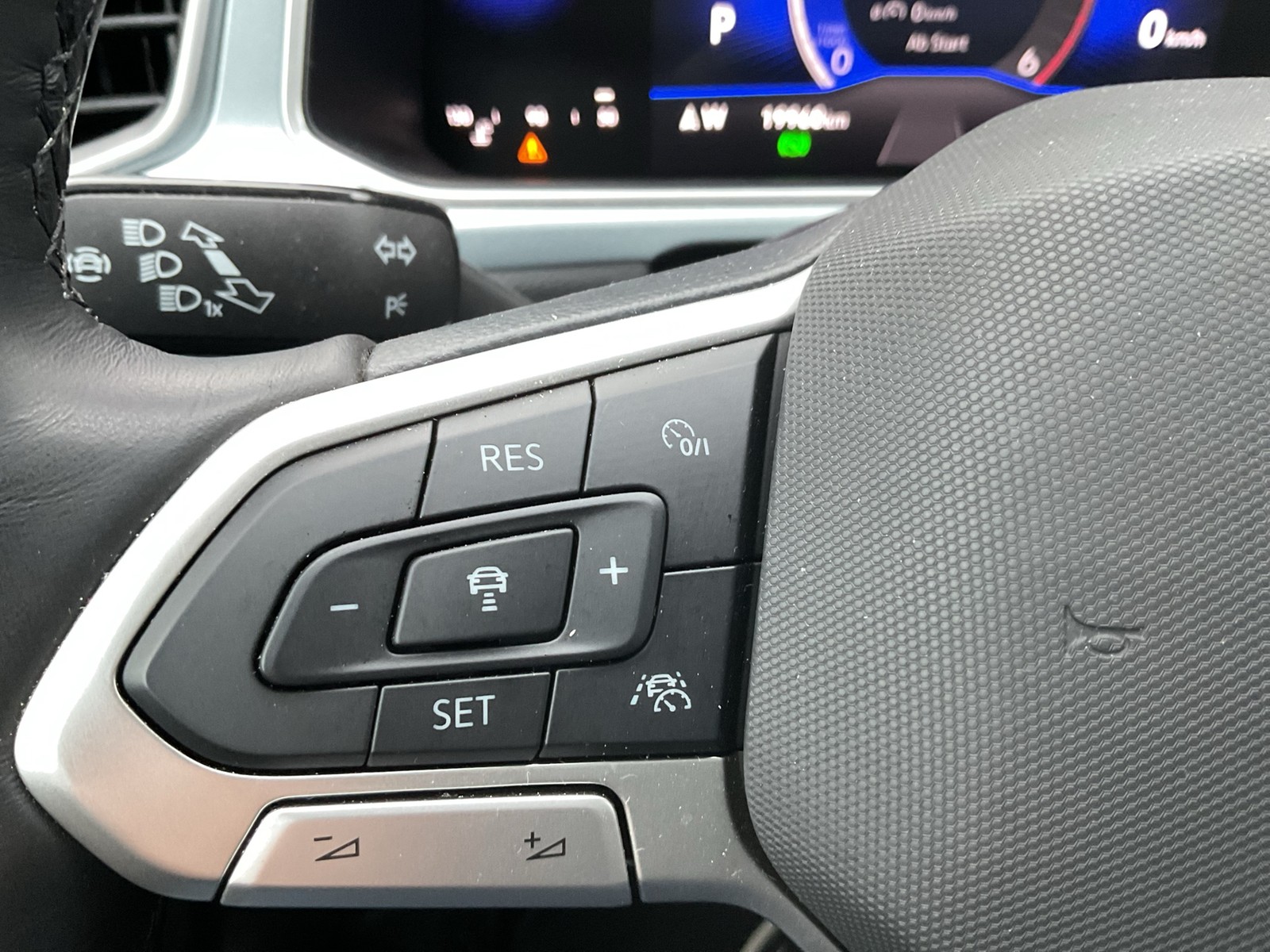 Volkswagen T-Roc 2.0 GOAL AHK CAM ACC LM18 NAVI CARPLAY