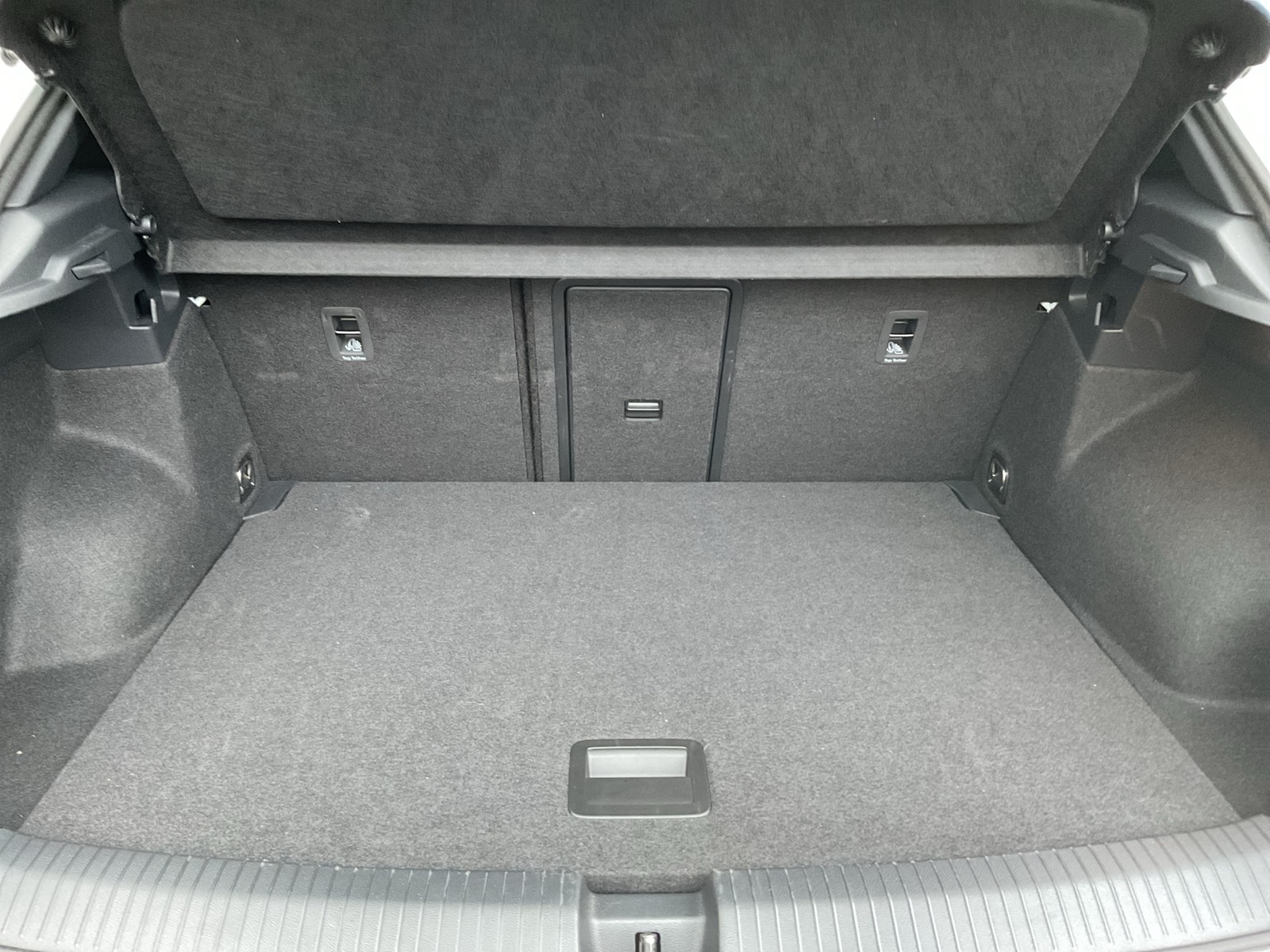 Volkswagen T-Roc 2.0 GOAL AHK CAM ACC LM18 NAVI CARPLAY