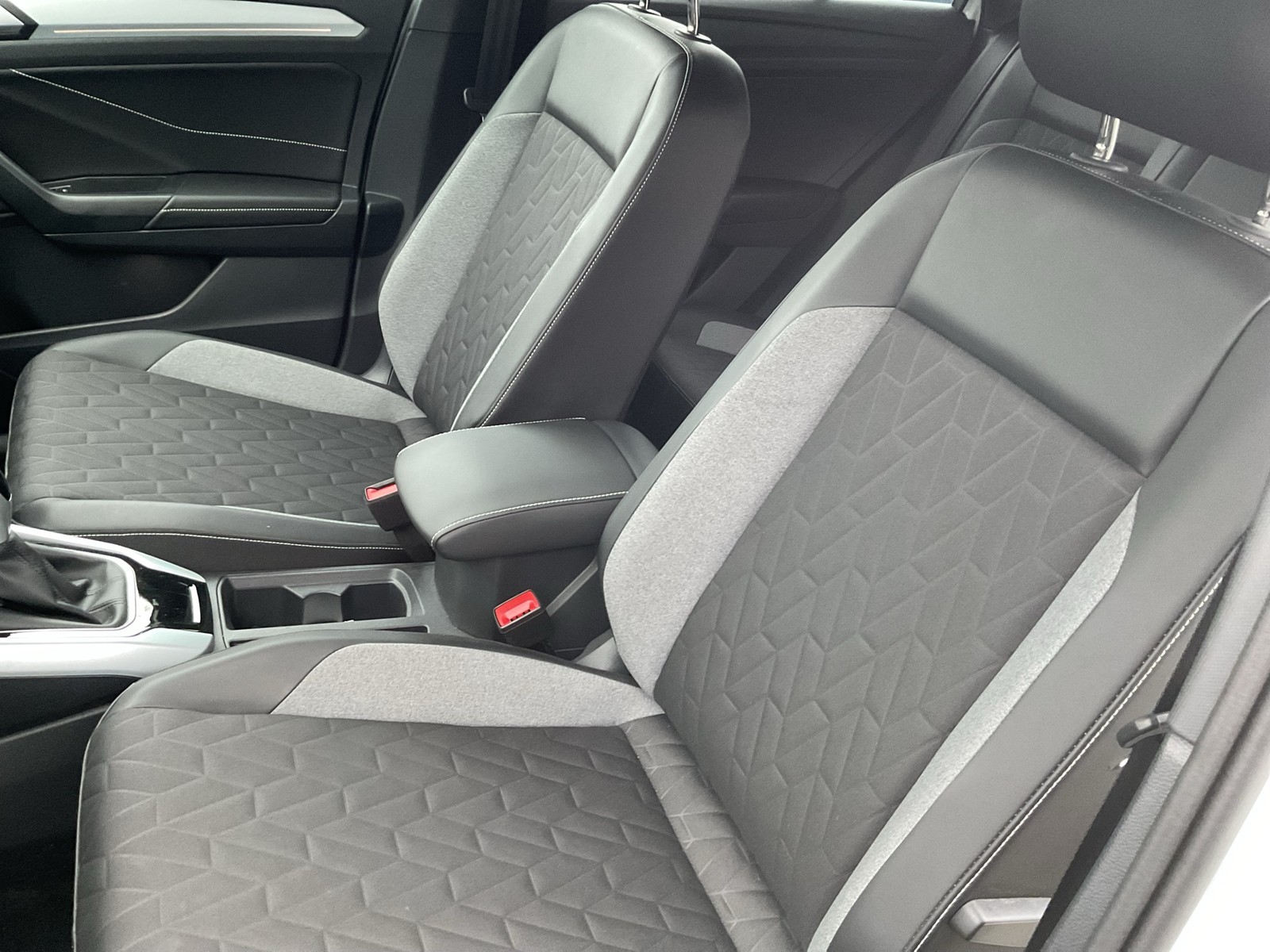 Volkswagen T-Roc 2.0 GOAL AHK CAM ACC LM18 NAVI CARPLAY