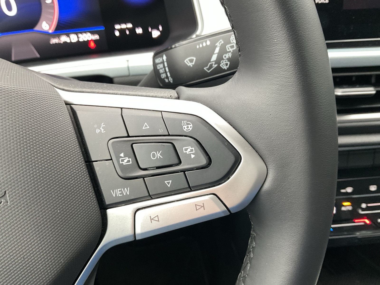 Volkswagen T-Roc 2.0 GOAL AHK CAM ACC LM18 NAVI CARPLAY