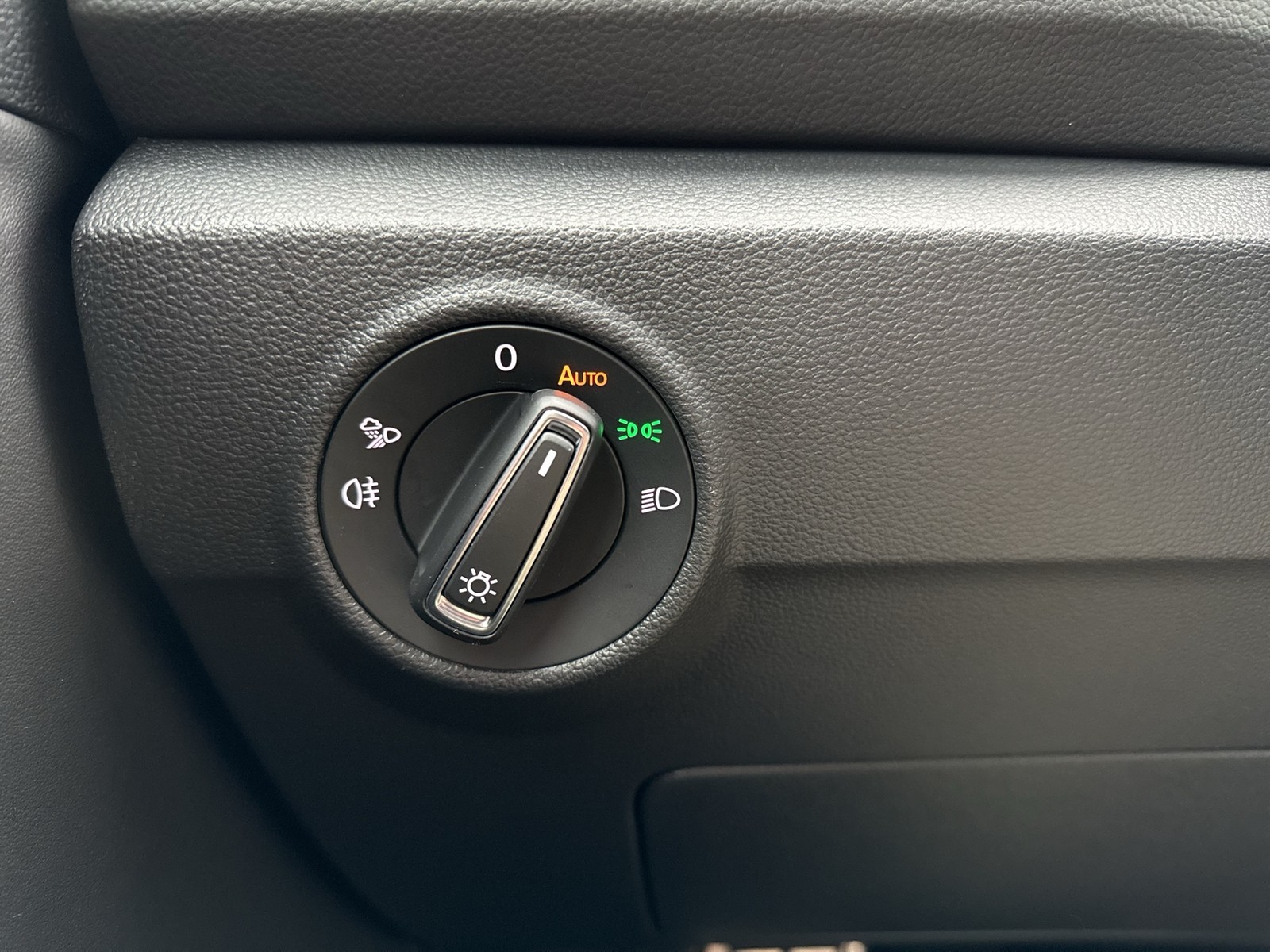 Volkswagen T-Roc 2.0 GOAL AHK CAM ACC LM18 NAVI CARPLAY