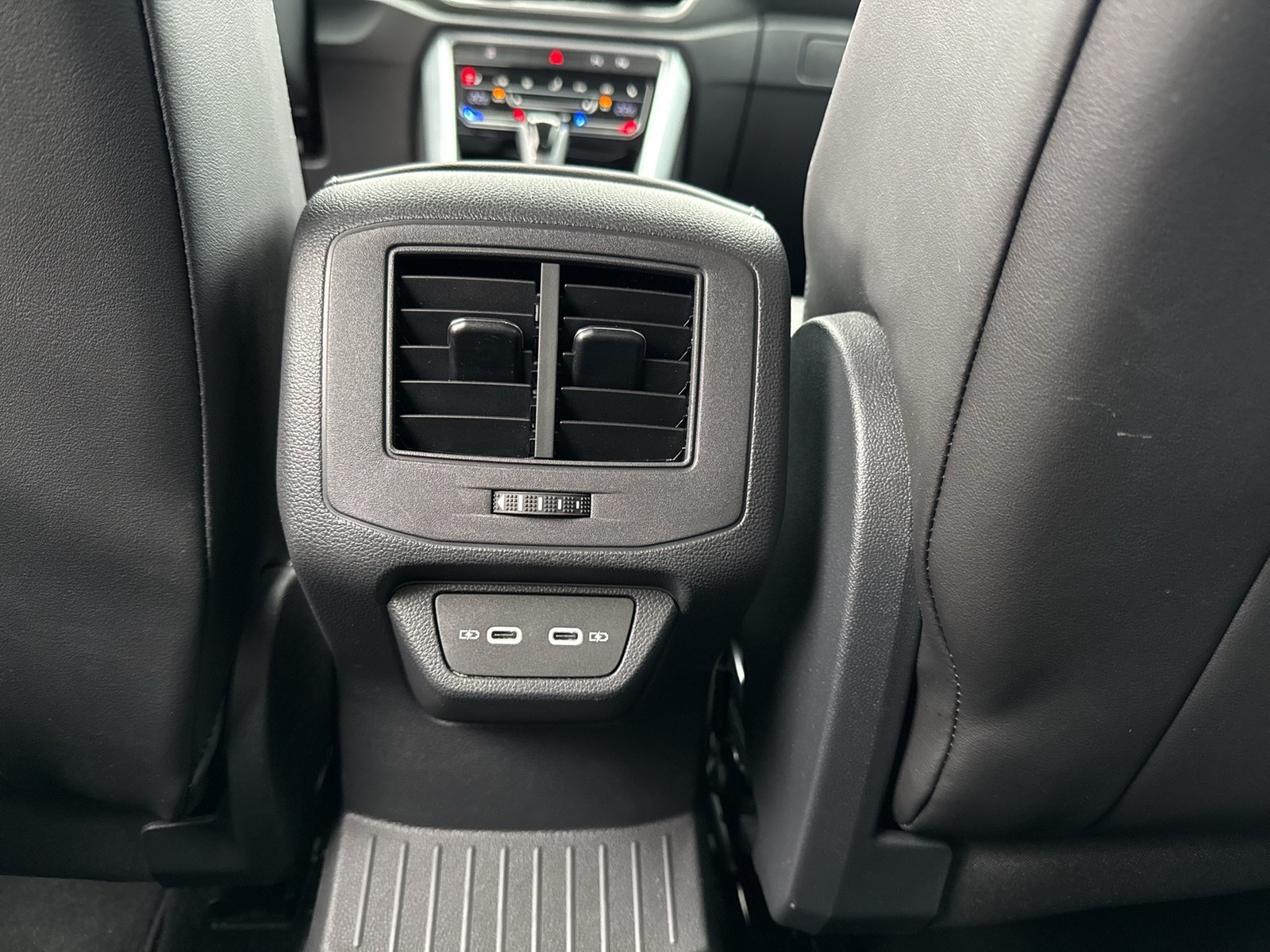 Volkswagen T-Roc 2.0 GOAL AHK CAM ACC LM18 NAVI CARPLAY