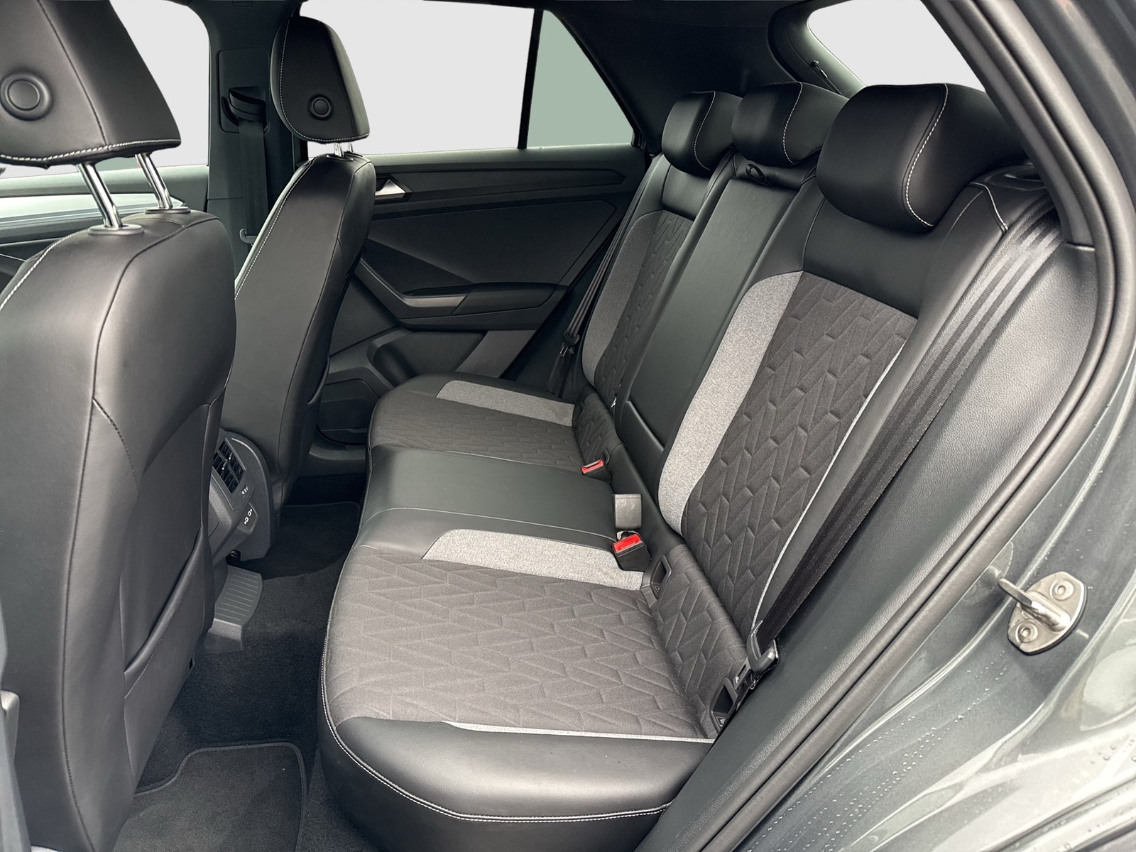 Volkswagen T-Roc 2.0 GOAL AHK CAM ACC LM18 NAVI CARPLAY