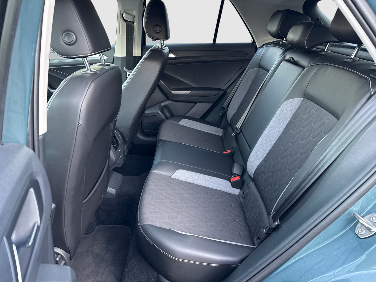 Volkswagen T-Roc 2.0 GOAL AHK CAM ACC LM17 NAVI SITZHEIZUNG