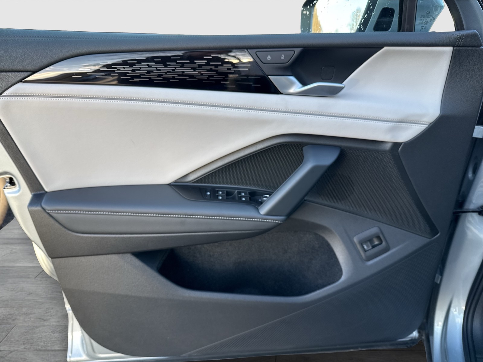 Volkswagen Tiguan 2.0 ELEGANCE NEUES MODELL AHK CAM ACC 18Z