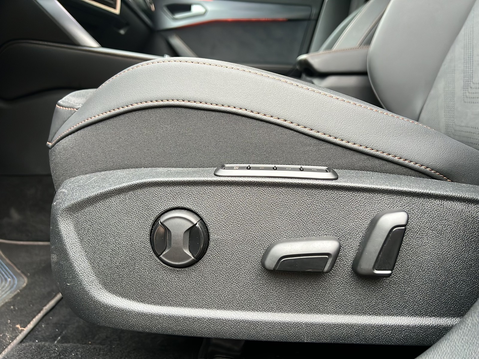 Cupra Formentor 1.5 HYBRID VZ NEUES MODELL AHK LM19