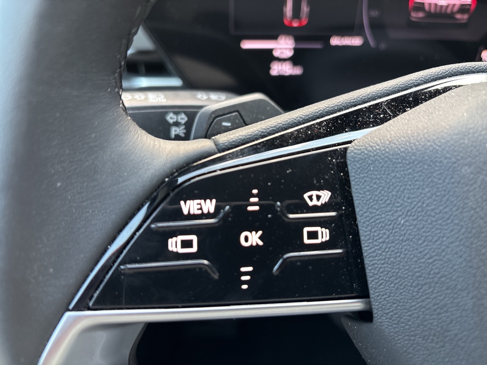 Audi Q6 e-tron quattro S LINE TECHPRO SPORTSOUND 21"