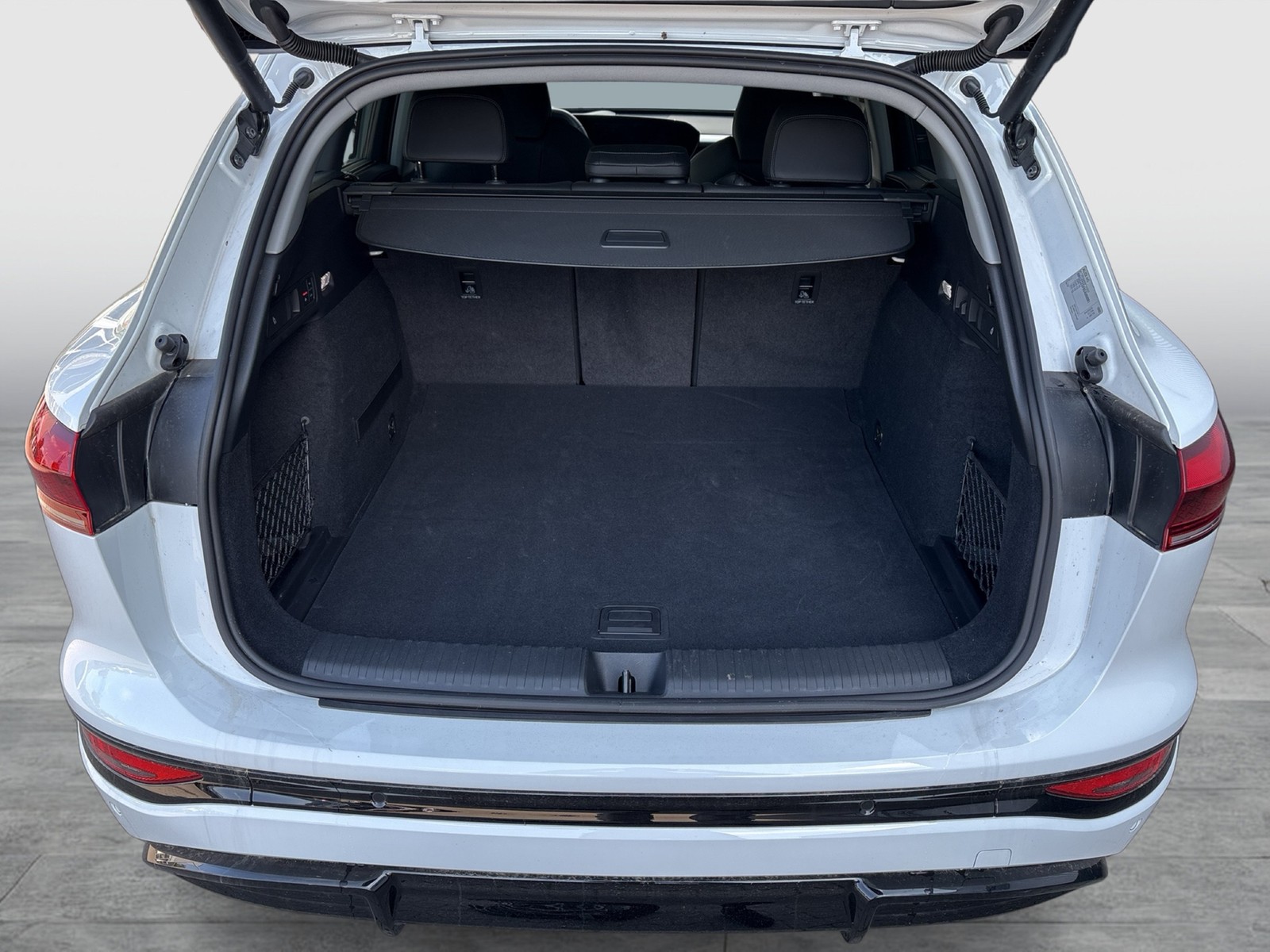 Audi Q6 e-tron quattro S LINE TECHPRO SPORTSOUND 21"