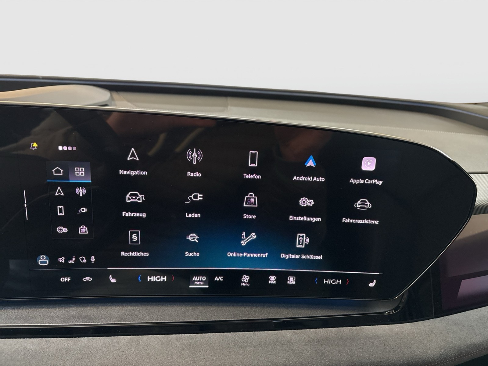 Audi Q6 e-tron quattro S LINE BLCKPAK LUFTFEDER PANO