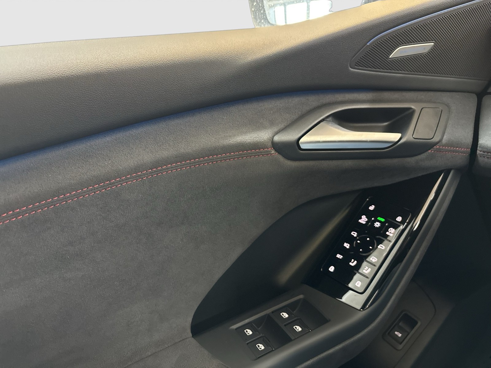 Audi Q6 e-tron quattro S LINE BLCKPAK LUFTFEDER PANO